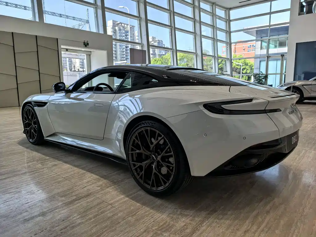 Aston Martin DB12 4.0 T V8 Coupe
