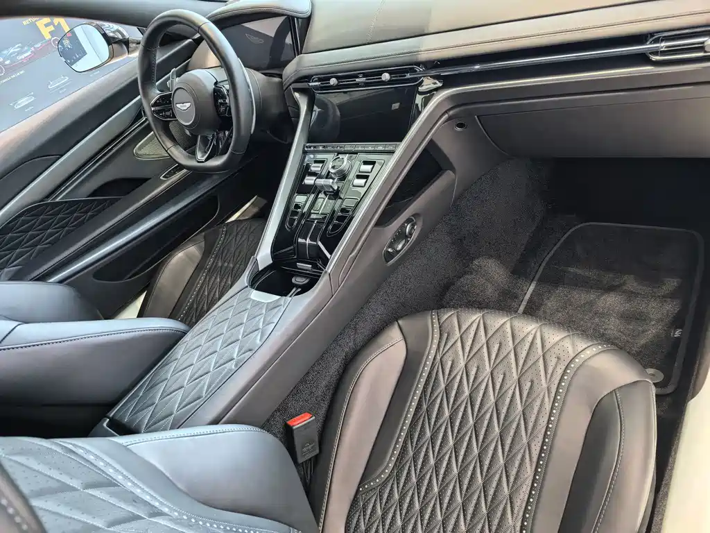 Aston Martin DB12 4.0 T V8 Coupe