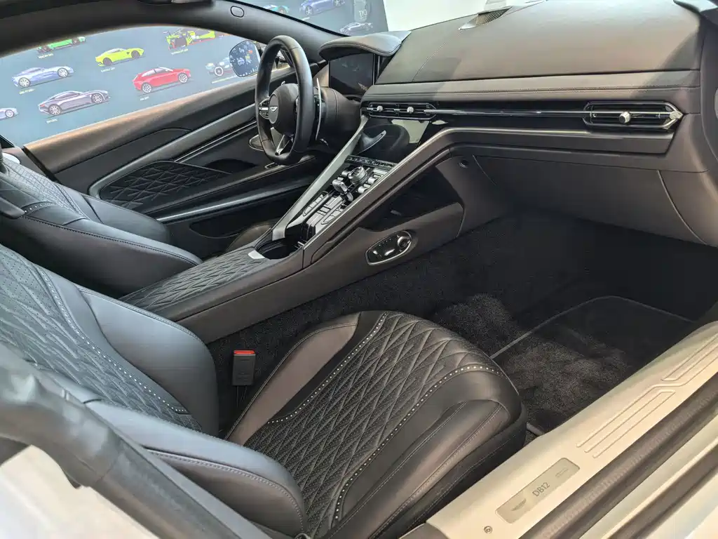 Aston Martin DB12 4.0 T V8 Coupe