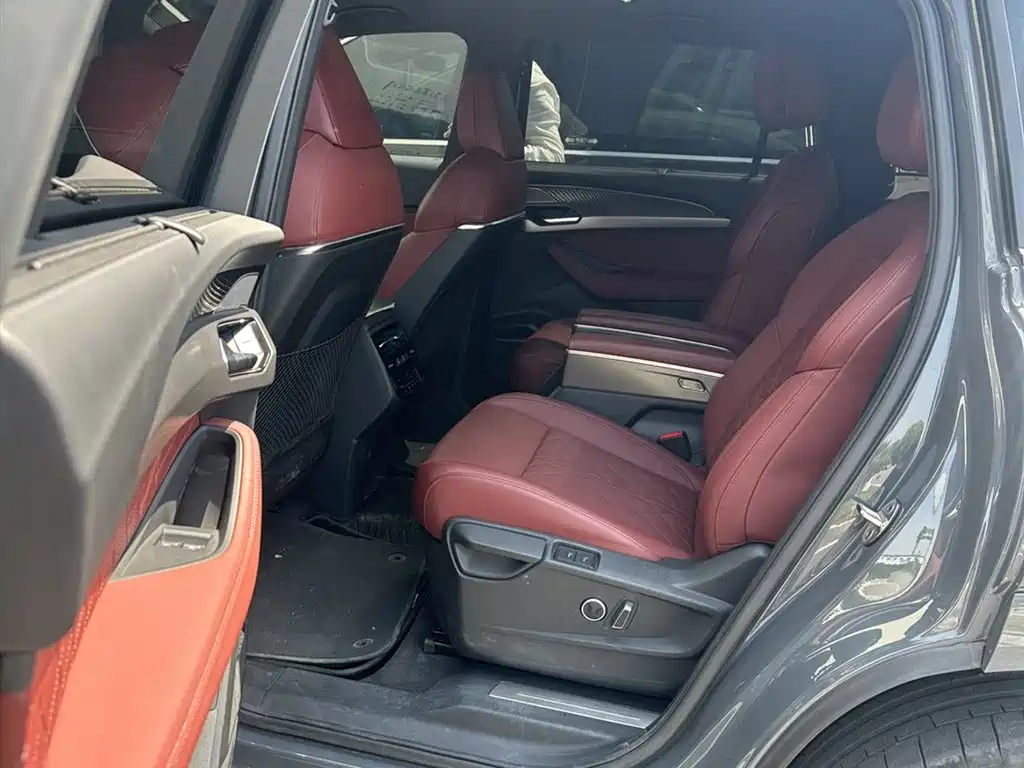 Audi Q6 奥迪Q6 2023款 45 TFSI quattro 影武士版