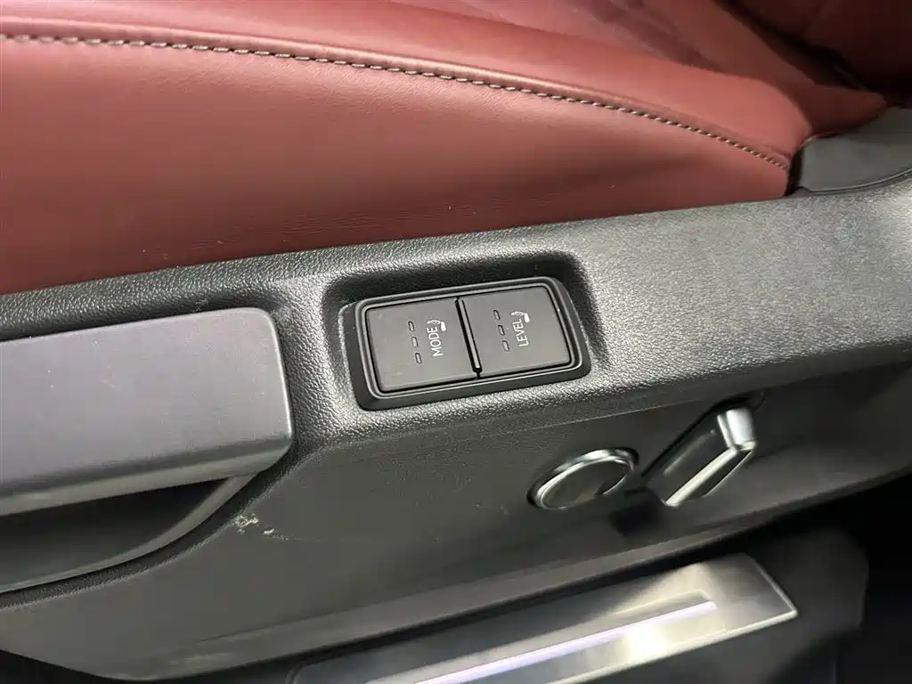 Audi Q6 奥迪Q6 2023款 45 TFSI quattro 影武士版