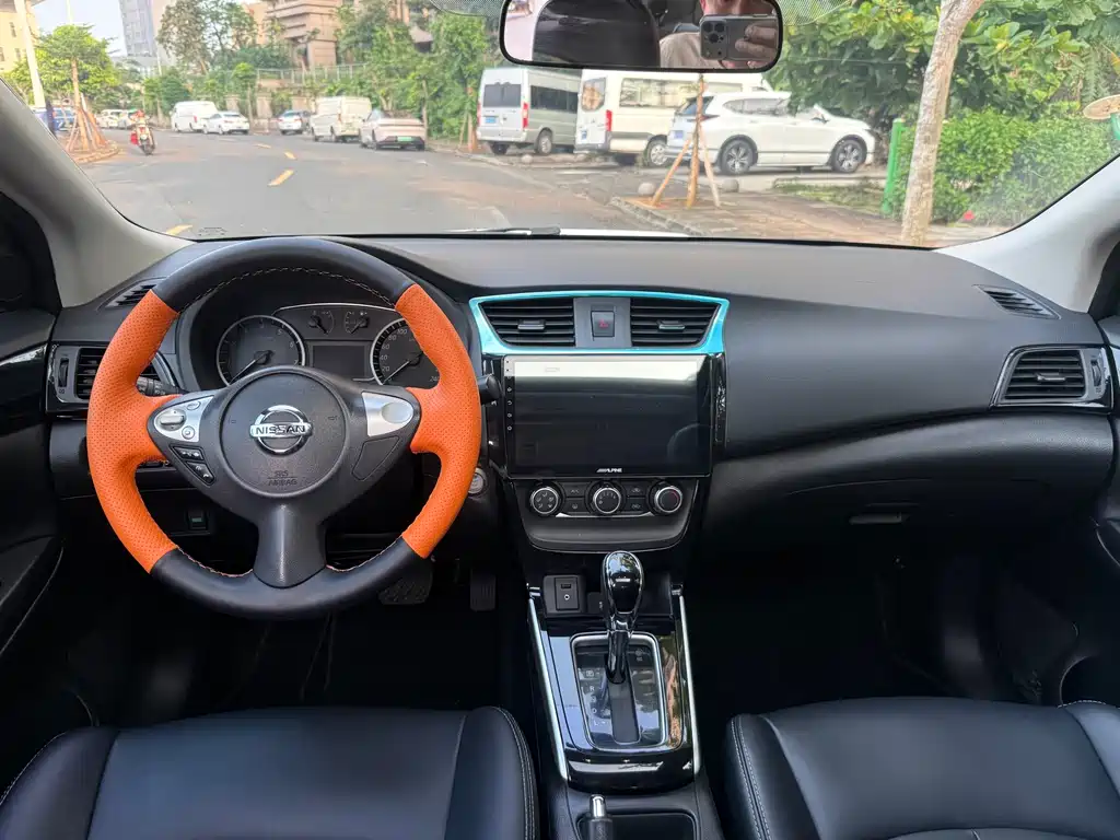 Sylphy 1.6 XV CVT Connected Premium CN-VI