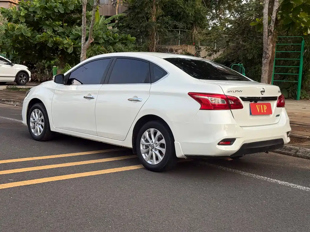 Sylphy 1.6 XV CVT Connected Premium CN-VI