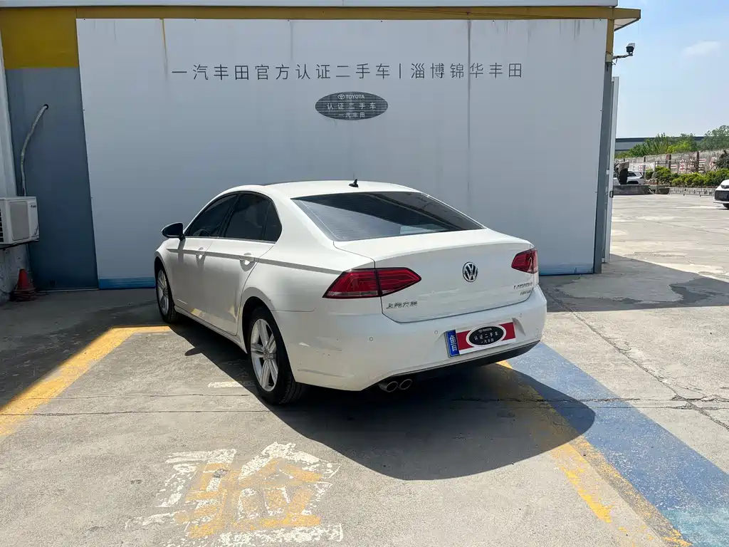 Lamando 280 TSI DSG Comfort