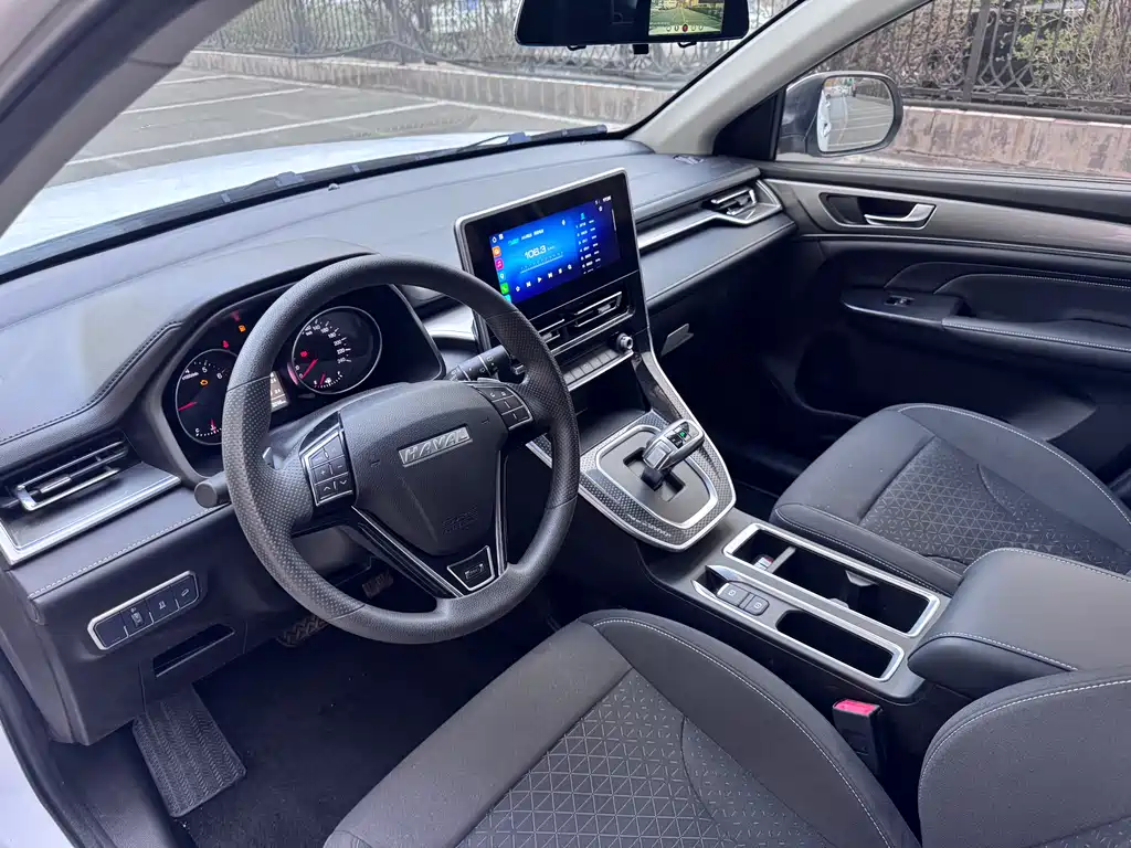 Haval M6 PLUS 1.5 T DCT Distinguished Connected