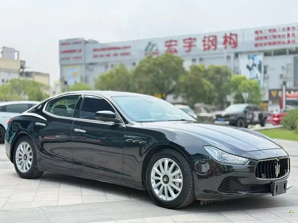 Ghibli 3.0 T Standard