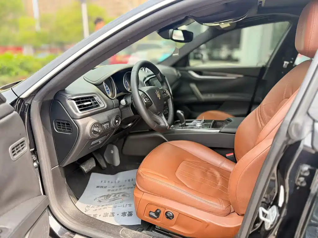 Ghibli 3.0 T Standard