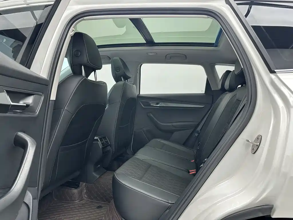 Karoq TSI280 Luxury