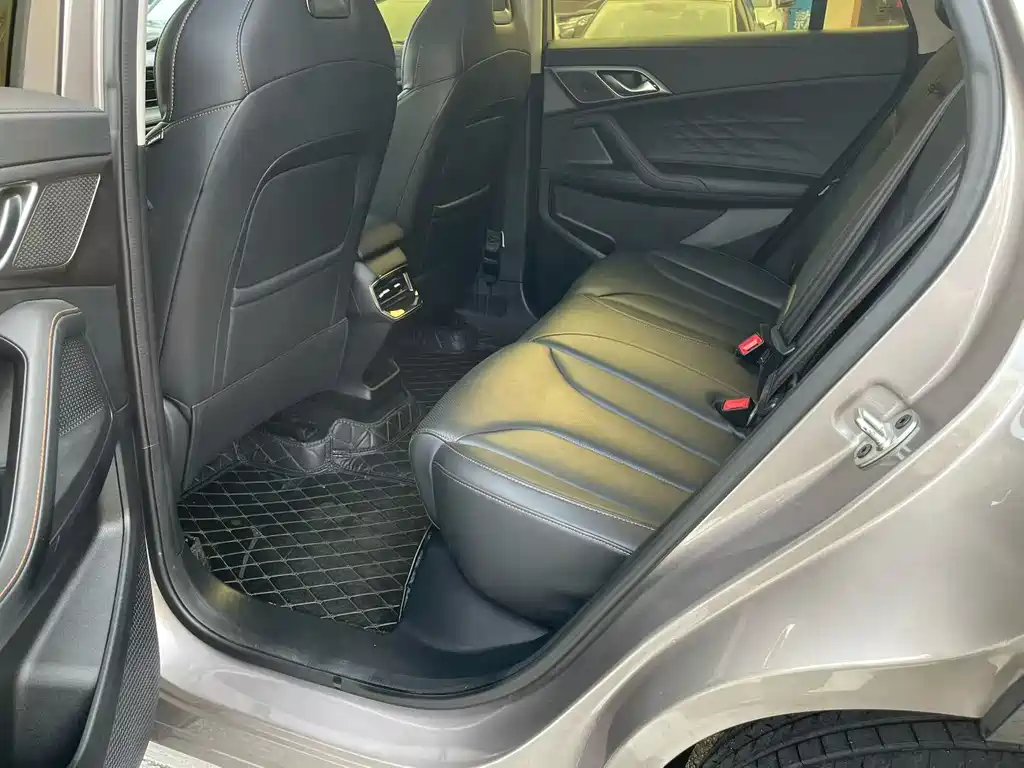 Roewe RX5 1.5 T Honor Supreme Slide Screen