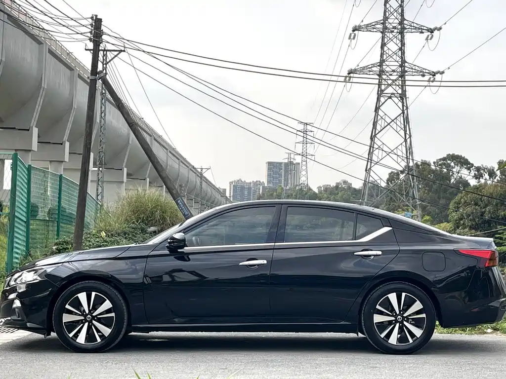 Teana 2.0 T XL Smart Progress