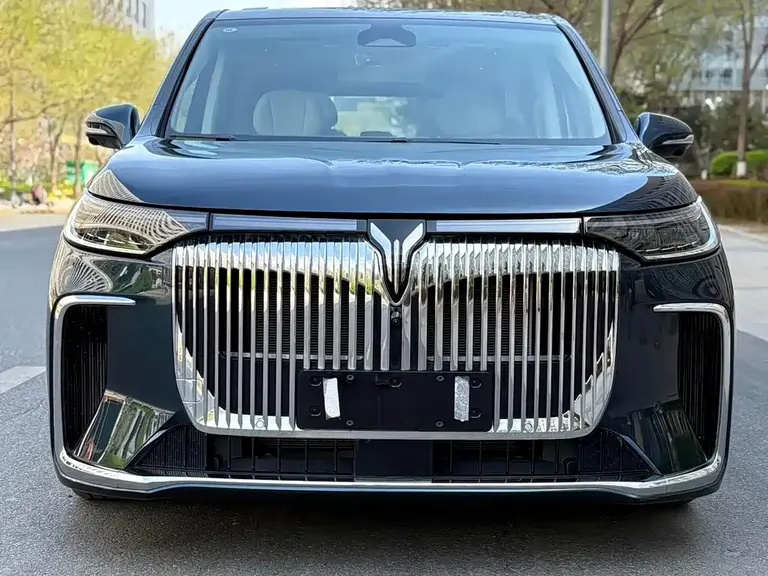 Voyah Dreamer PHEV 4 WD Flagship Kunpeng