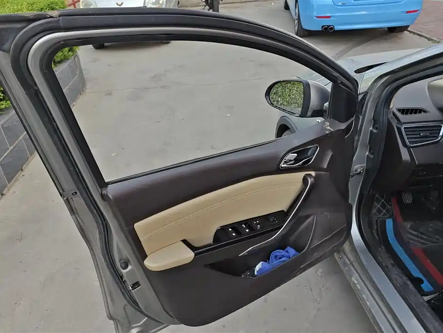 Baojun 310 W 1.5 L Manual Fashion CN-V