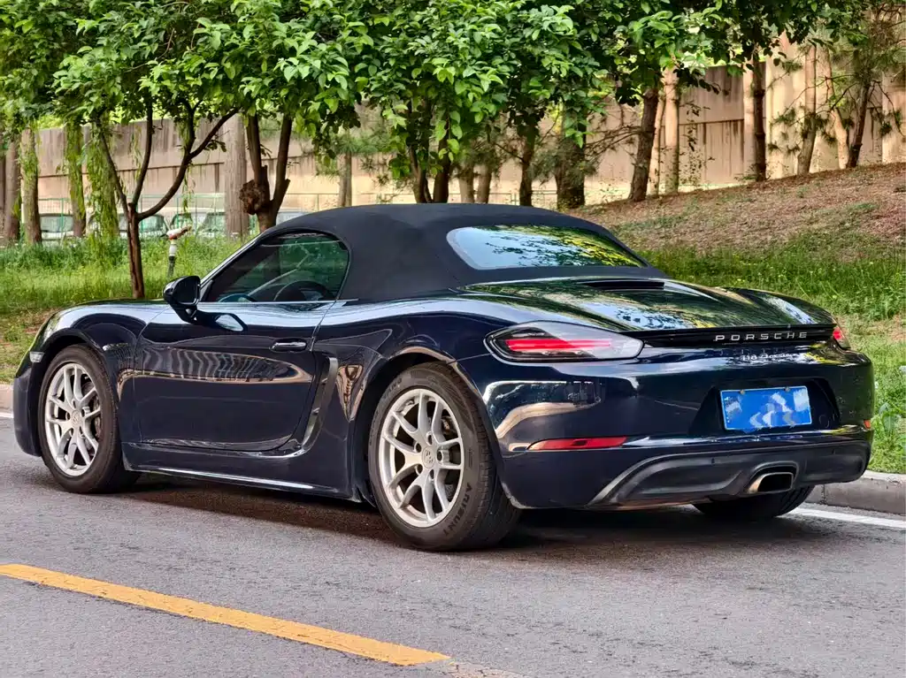 Porsche 718 Boxster 2.0 T