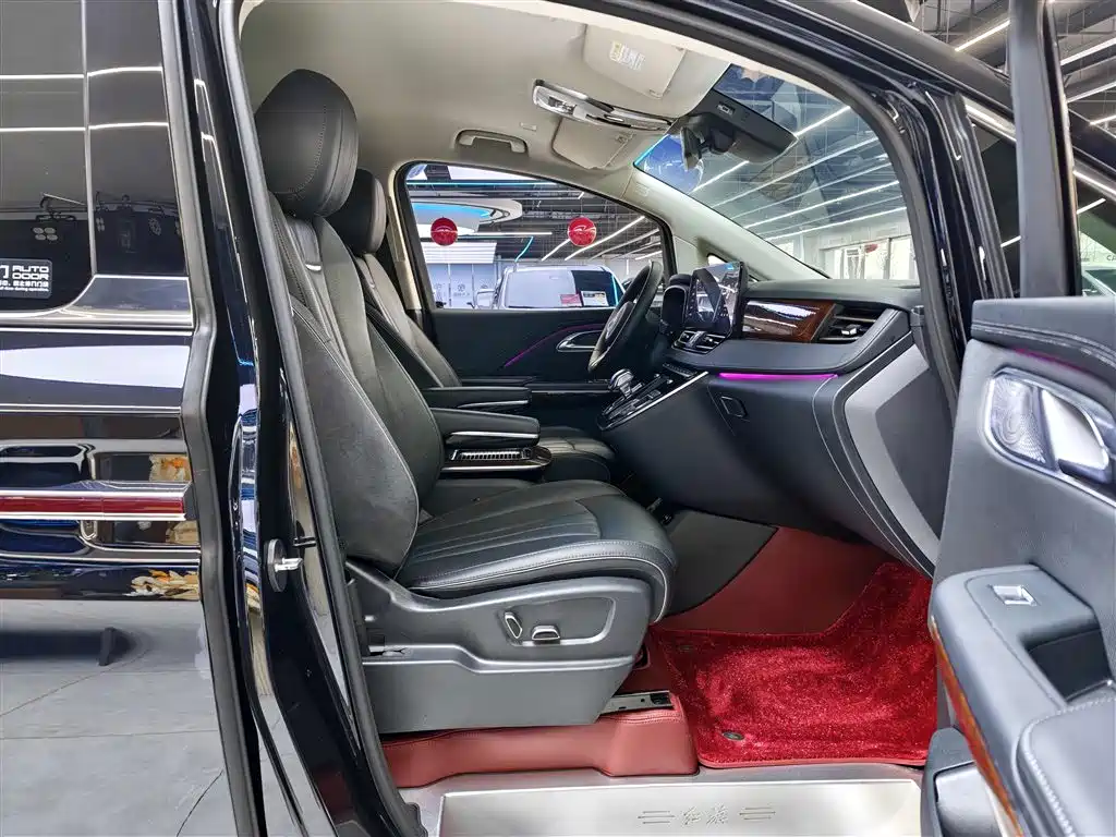 Hongqi HQ9 2.0 T Connected Flagship Enjoyment