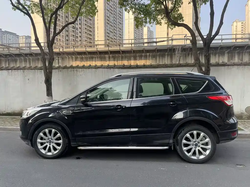Kuga 1.6 L GTDi 2 WD Style