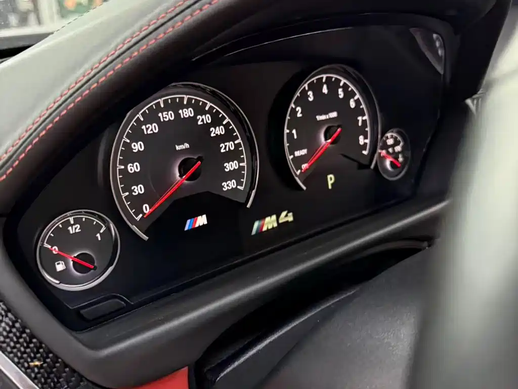 BMW M4 M4 2-door Coupe Shadow Hunter