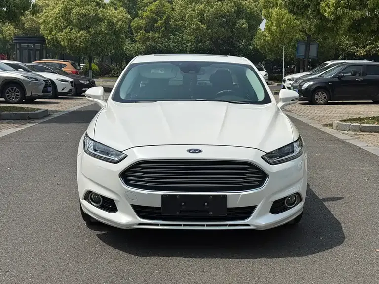 Ford Mondeo 2.0 L GTDi240 Luxury Sport