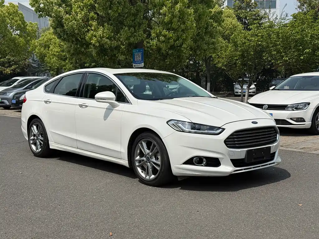Mondeo 2.0 L GTDi240 Luxury Sport
