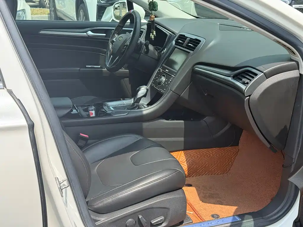 Mondeo 2.0 L GTDi240 Luxury Sport
