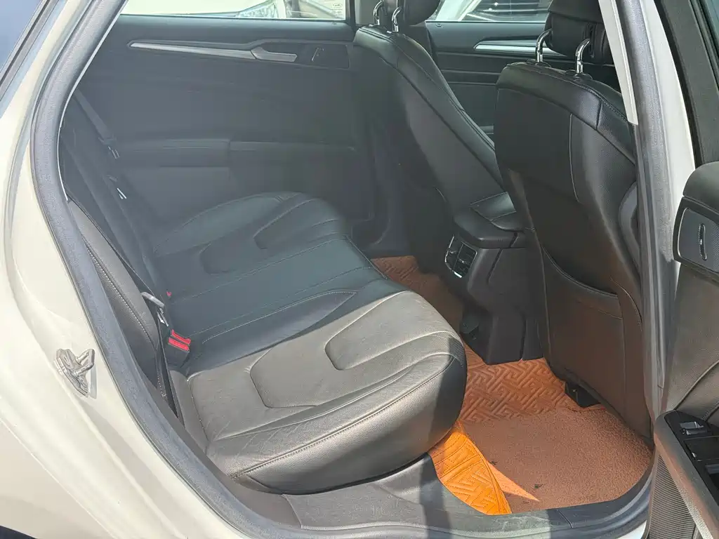 Mondeo 2.0 L GTDi240 Luxury Sport
