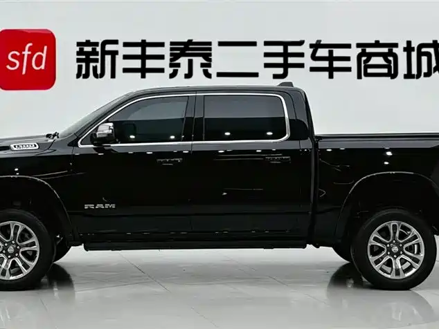 RAM Trucks RAM Trucks 2023款 5.7 L 中东版