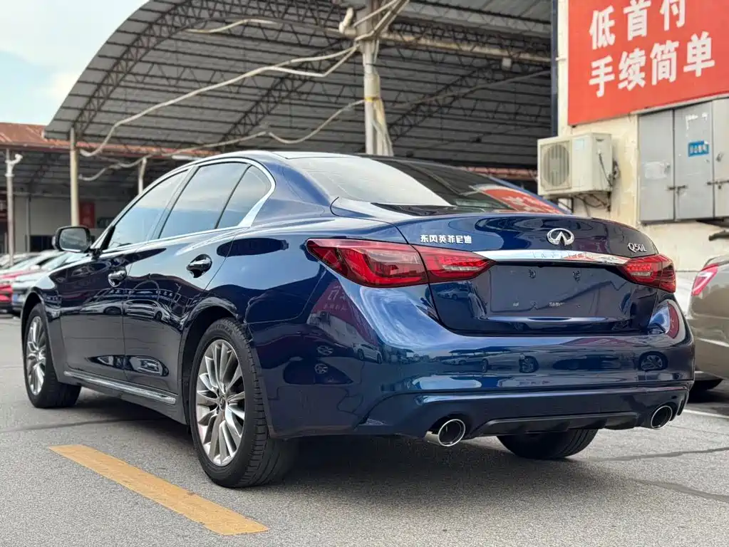 Infiniti Q50 L 2.0 T Progressive Enjoyment CN-VI
