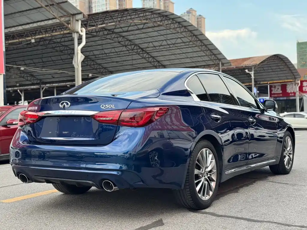 Infiniti Q50 L 2.0 T Progressive Enjoyment CN-VI