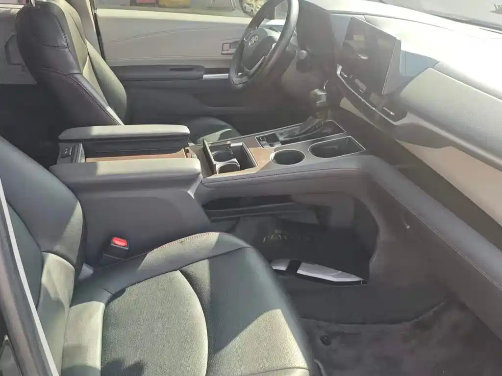 Sienna 2.5 L Hybrid Comfort