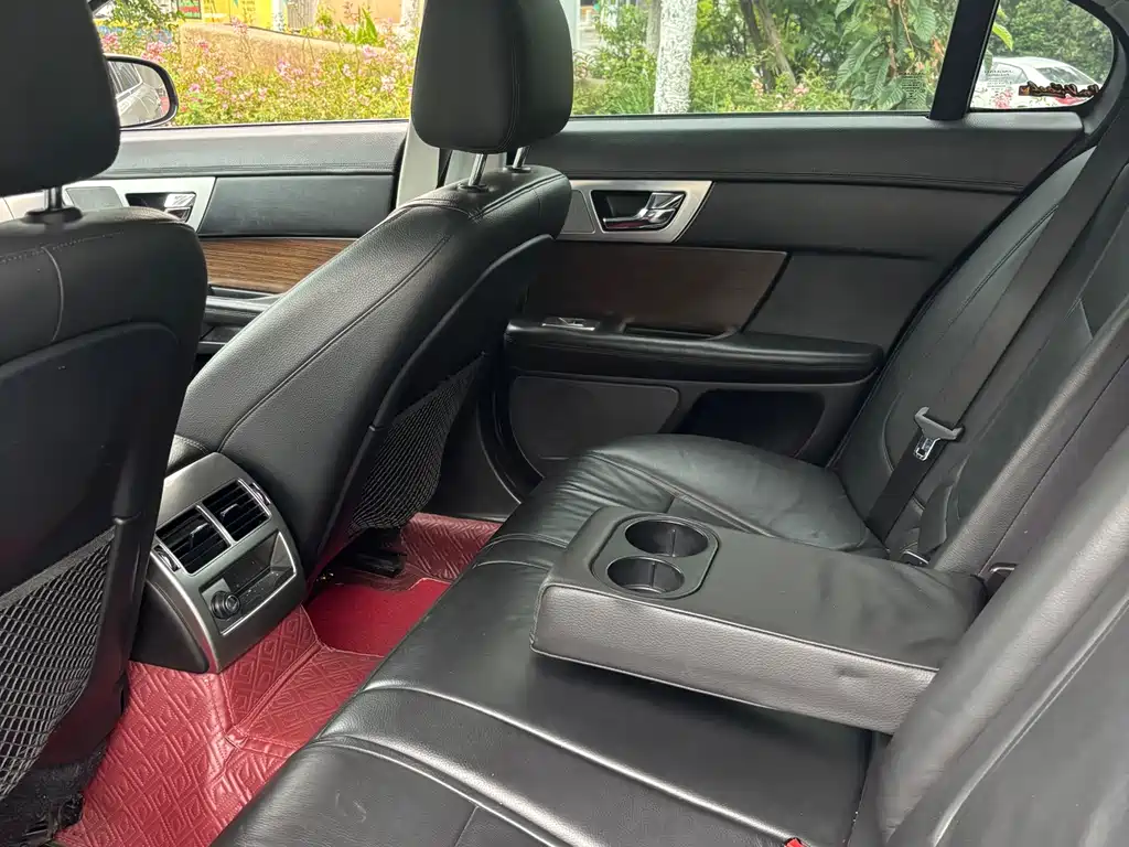 Jaguar XF XF 2.0 T Elegance