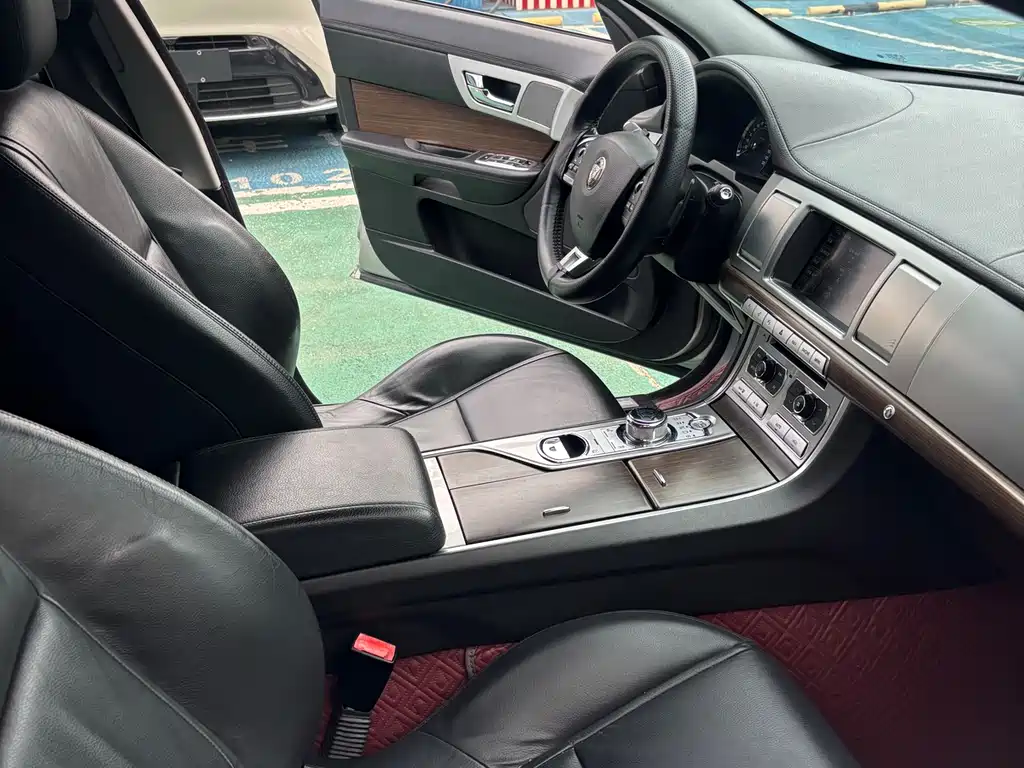 Jaguar XF XF 2.0 T Elegance