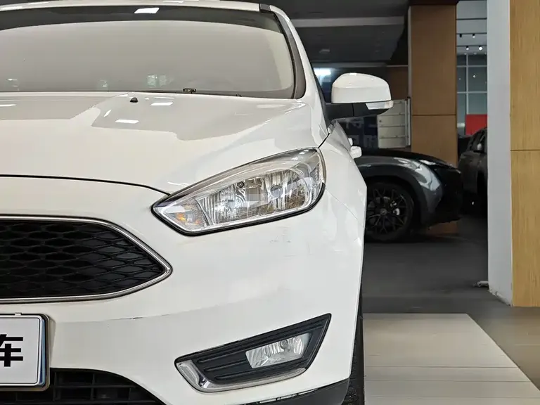 Ford Focus Hatchback EcoBoost 180 Auto Elite