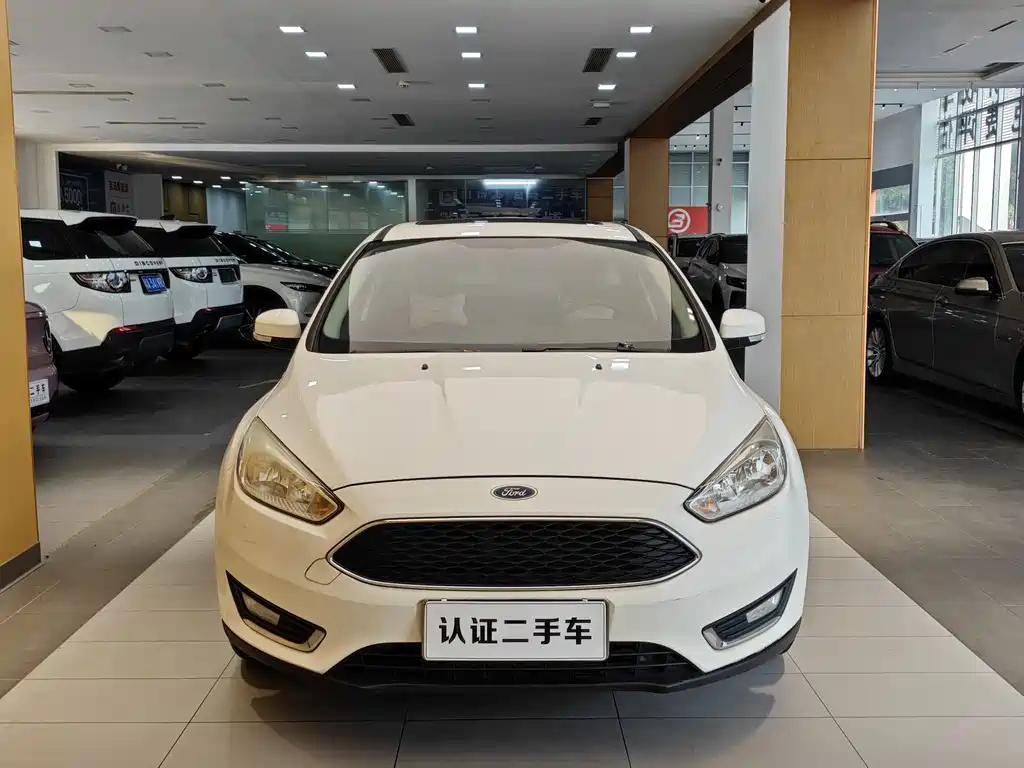 Focus Hatchback EcoBoost 180 Auto Elite