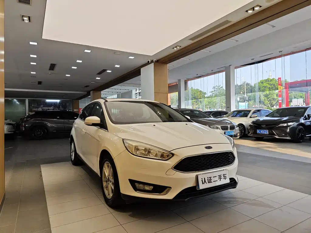 Focus Hatchback EcoBoost 180 Auto Elite