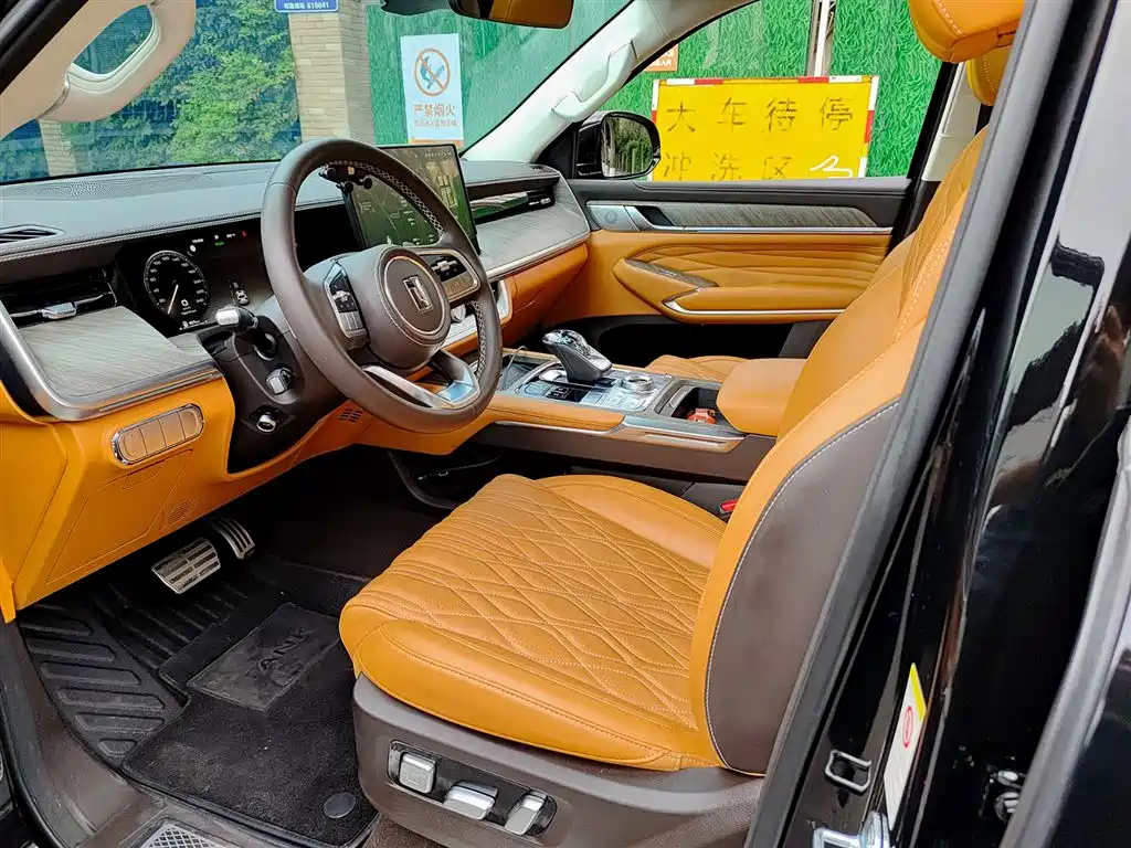 Tank 500 3.0 T Business Realm 5-seat