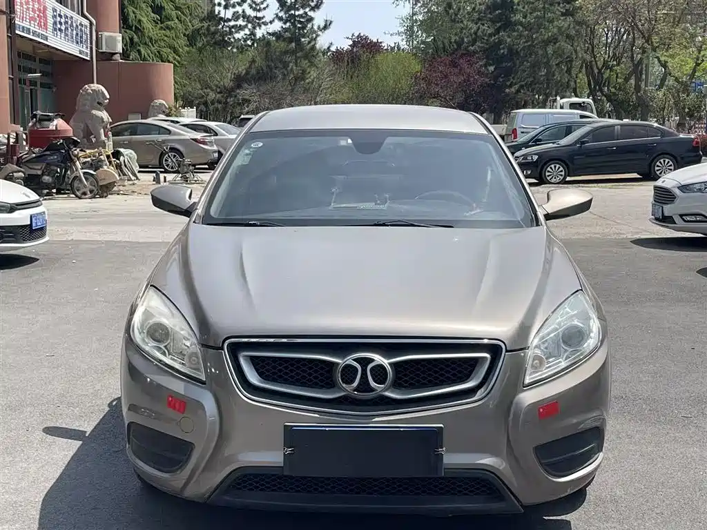 Senova D50 1.5 L CVT Standard