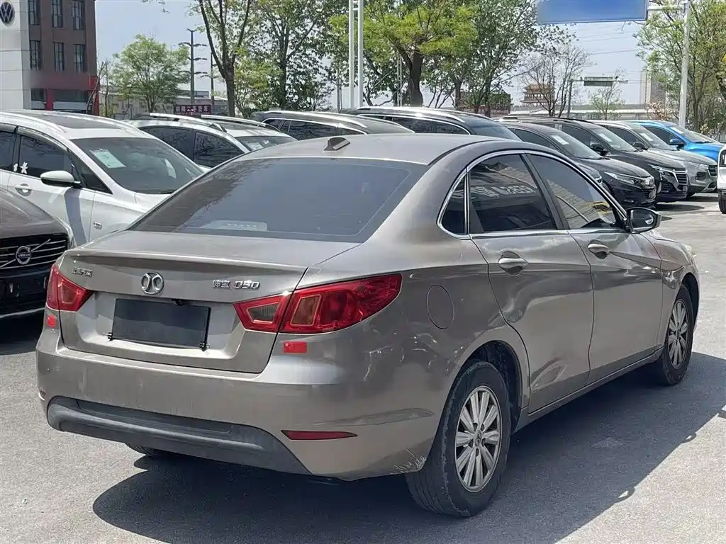 Senova D50 1.5 L CVT Standard