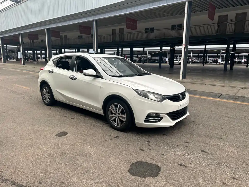 Eado XT 1.6 L Auto Handsome Cool CN-IV