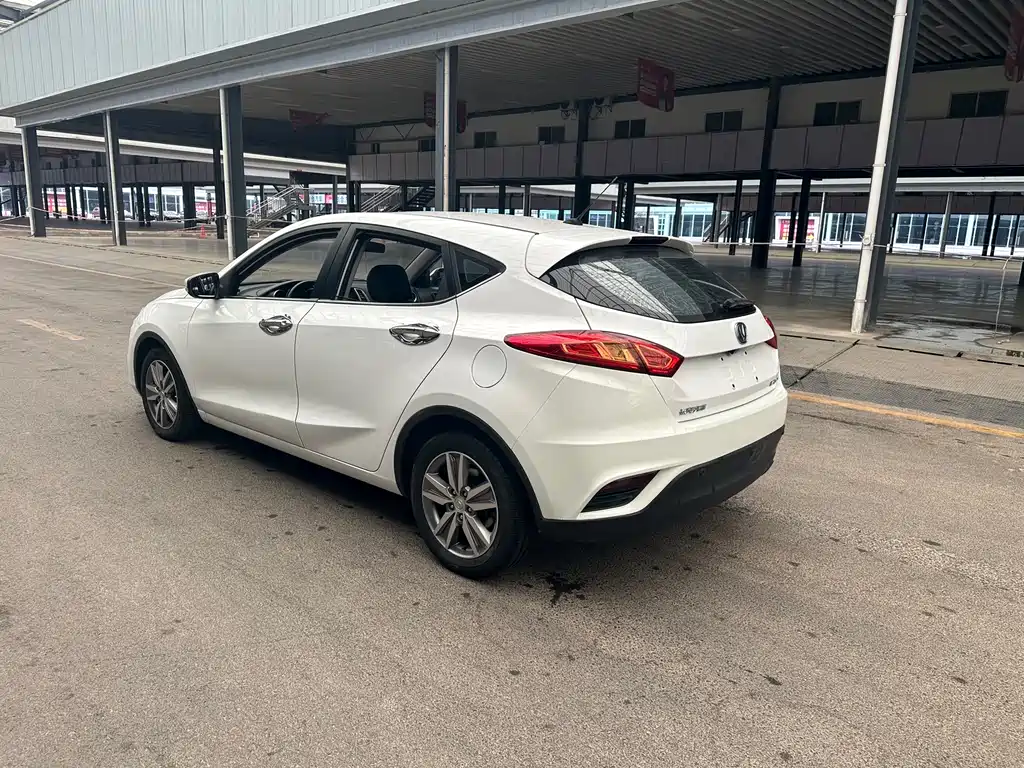 Eado XT 1.6 L Auto Handsome Cool CN-IV