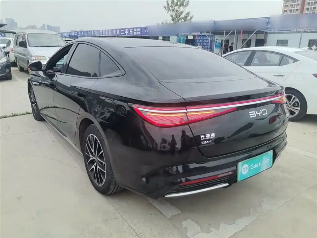 Seal DM-i 1.5 T 121 km Flagship