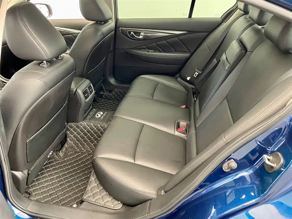 Infiniti Q50 L 2.0 T Comfort CN-VI