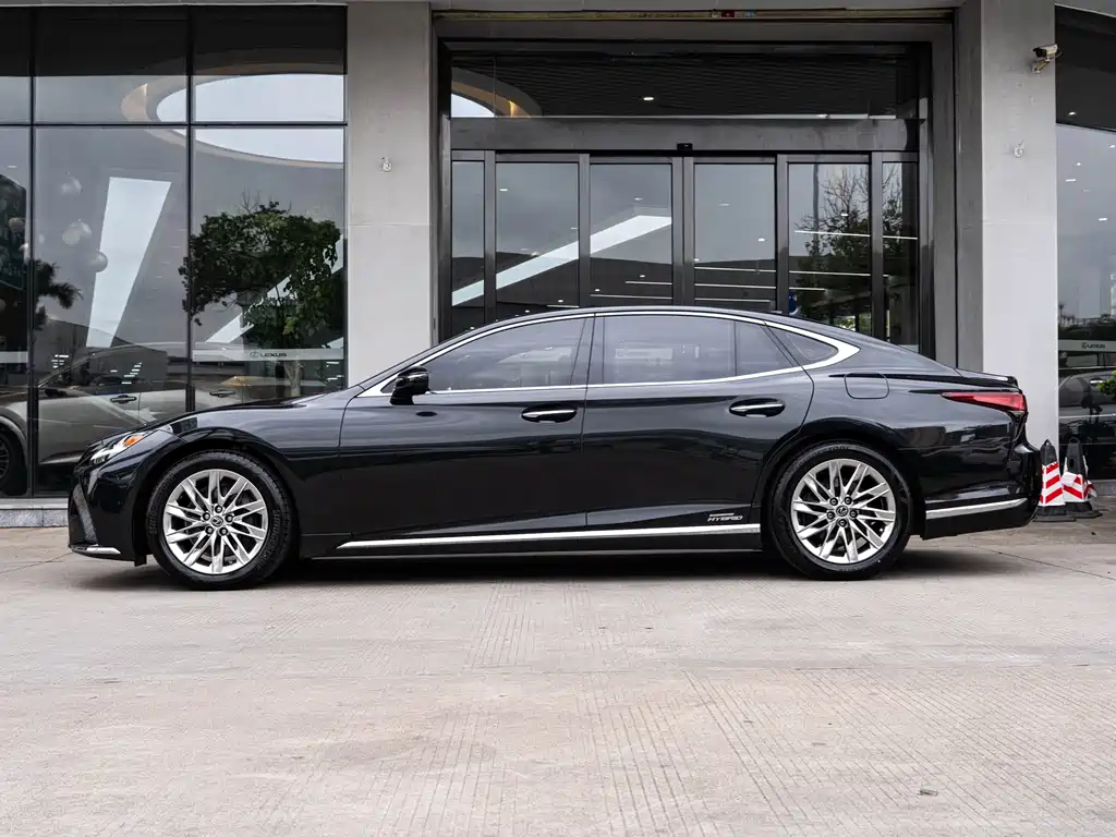 Lexus LS 500 h Luxury