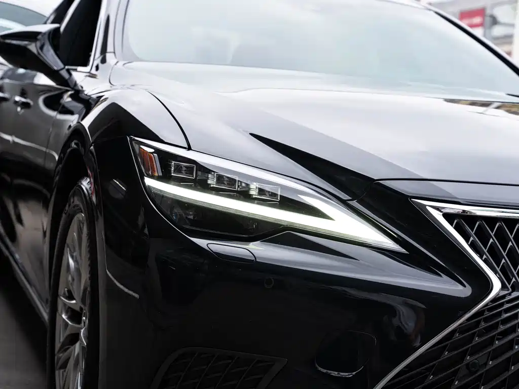 Lexus LS 500 h Luxury