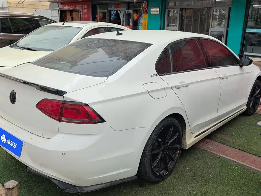 Lamando 230 TSI DSG Style