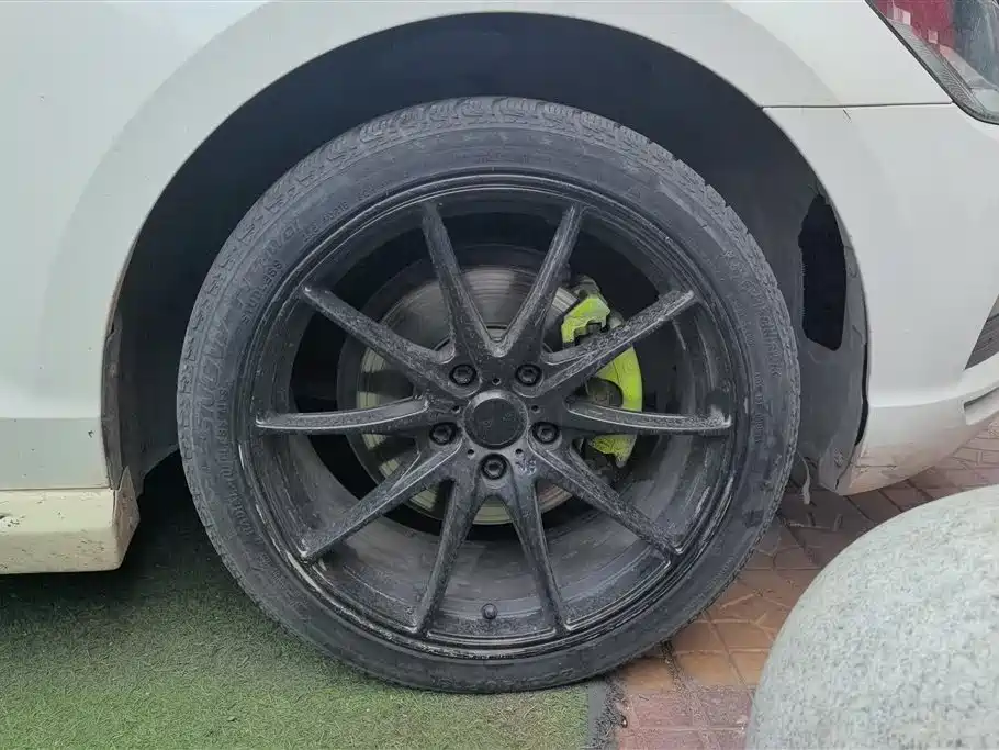Lamando 230 TSI DSG Style