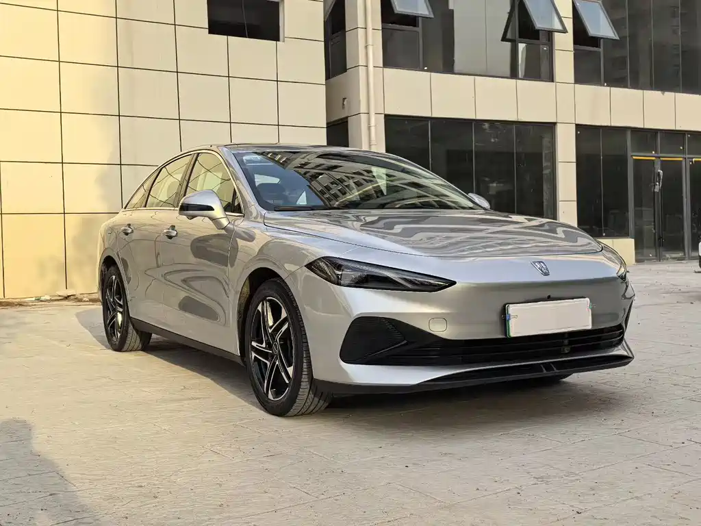 Roewe D7 DMH 125 km Flagship