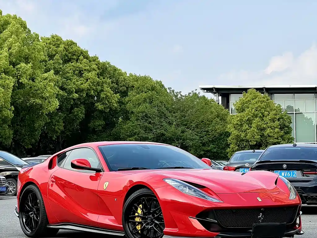 Ferrari 812 6.5 L Superfast