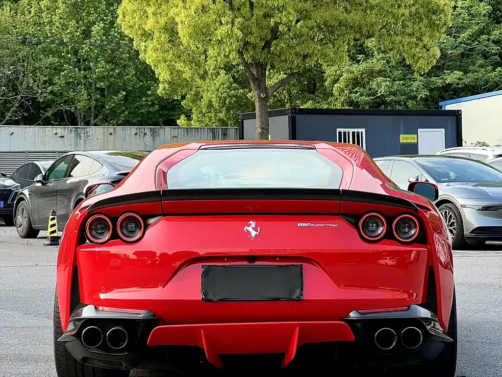Ferrari 812 6.5 L Superfast