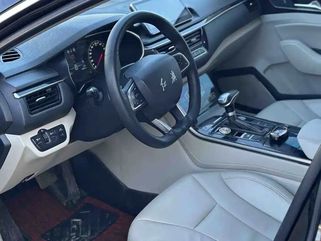 Hongqi H5 30 TD Dynamic