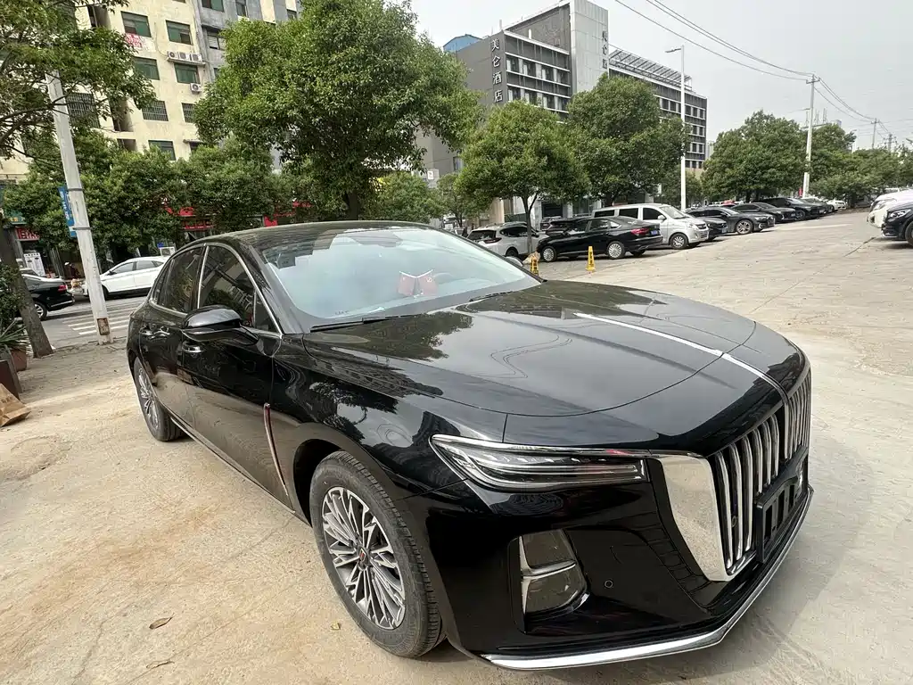 Hongqi H5 1.5 T DCT Connected Flagship Charm