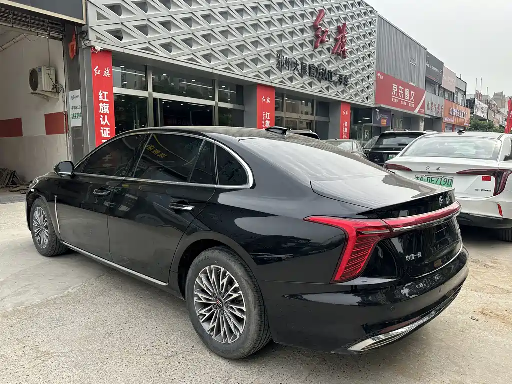 Hongqi H5 1.5 T DCT Connected Flagship Charm